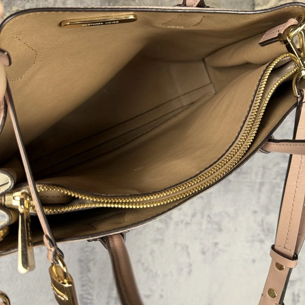 Michael Kors Mercer Women's Pebble Leather Messenger Crossbody Bag Designer